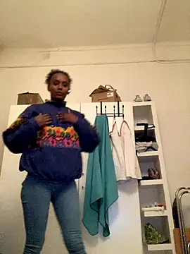    Hannah    online show from 11.30.25