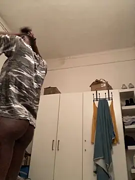    Hannah    online show from 12.23.25