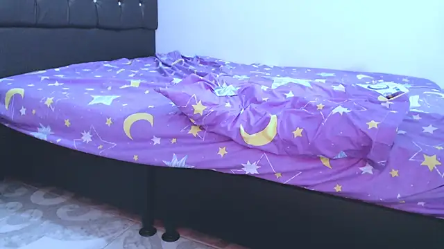 NoaLeon21 online show from 12.18.25