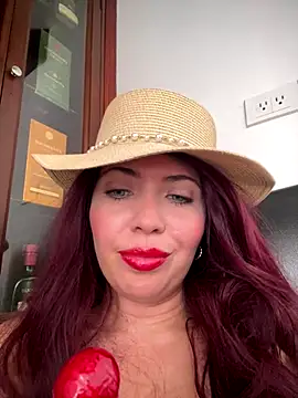 IsaSantoDomingo online show from 12.18.25