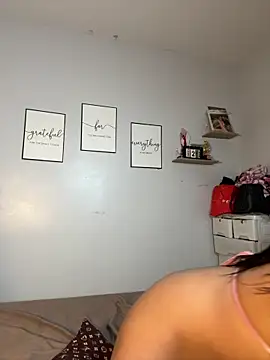 Diannellove online show from 02.18.26