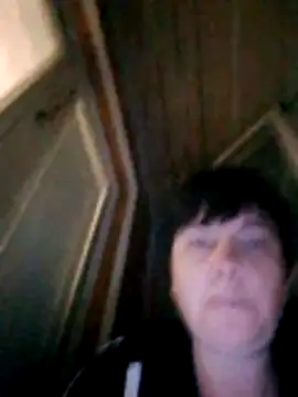 Snapshot of LusiaD chatting on 11.30.25 LusiaD online show from 11.30.25