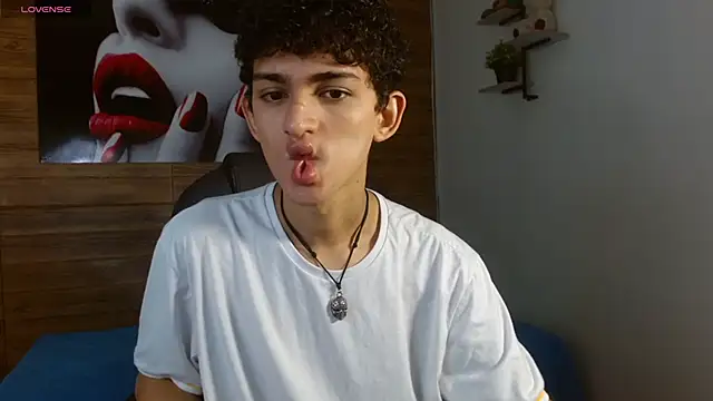 Michaelkoiv online show from 12.16.25