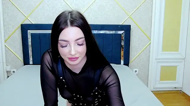 SaraElisse online show from 11.26.25