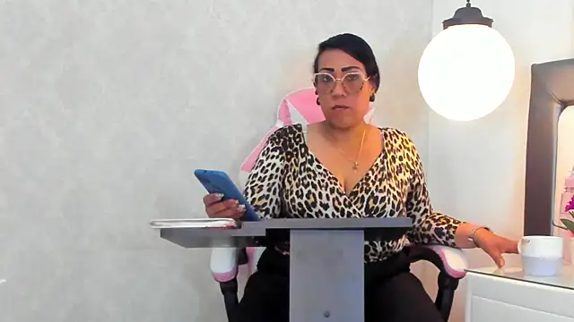 KarolWest  online show from 12.20.25