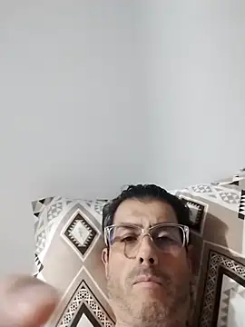 Snapshot of Fuegosutil chatting on 11.27.25 Fuegosutil online show from 11.27.25