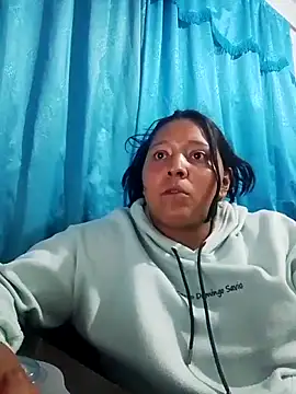 Snapshot of Renatta_Sweet chatting on 04.28.26 Renatta Sweet online show from 04.28.26