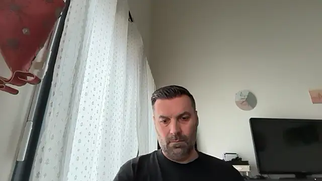 Snapshot of coolsmith81 chatting on 05.19.26 coolsmith81 online show from 05.19.26