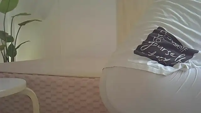 Snapshot of kyono-iyashi chatting on 02.25.26 kyono-iyashi online show from 02.25.26