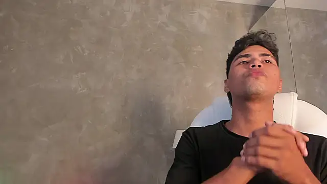 Simon Pernia online show from 11.28.25