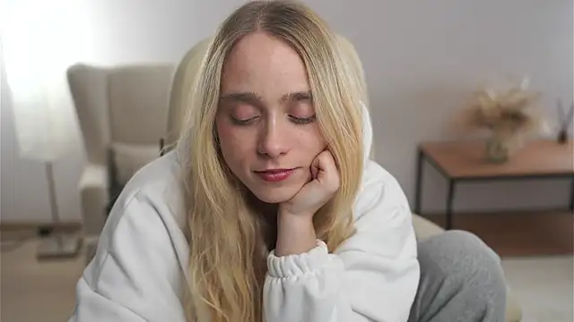 Snapshot of SharleneTaymon chatting on 11.28.25 SharleneTaymon online show from 11.28.25