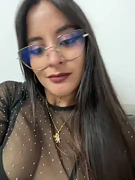  Victoria foxx online show from 12.17.25