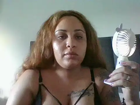 Snapshot of NikkiBoo90 chatting on 11.30.25 NikkiBoo90 online show from 11.30.25