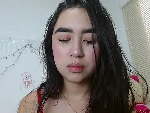 SiennaLorens online show from 12.18.25