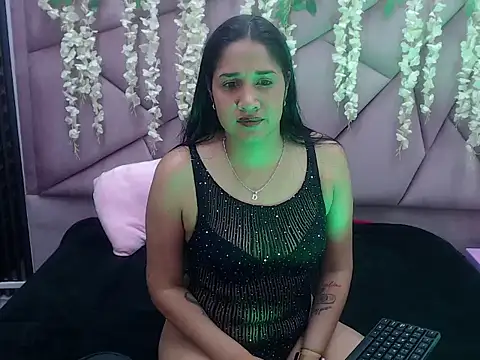 Snapshot of seleneRose69 chatting on 11.29.25 seleneRose69 online show from 11.29.25