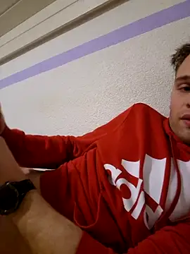 Patrick862001 online show from 12.19.25