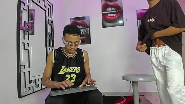 COUPLES BOYS online show from 12.02.25