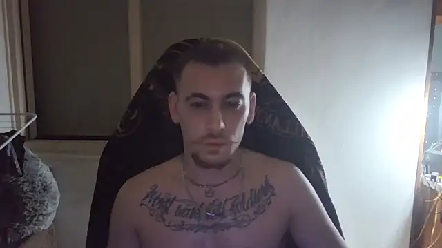 Snapshot of Lionwhispers chatting on 12.01.25 Lionwhispers online show from 12.01.25