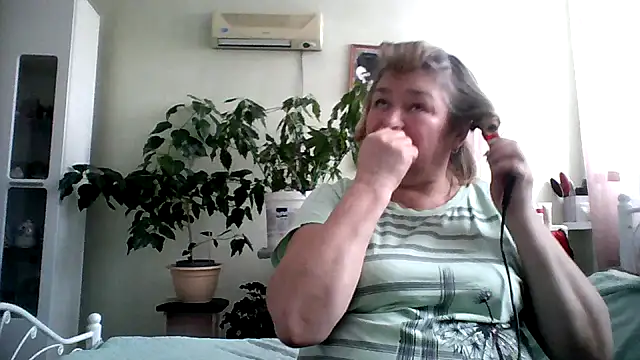 Snapshot of rekelme chatting on 02.13.25 rekelme online show from 02.13.25