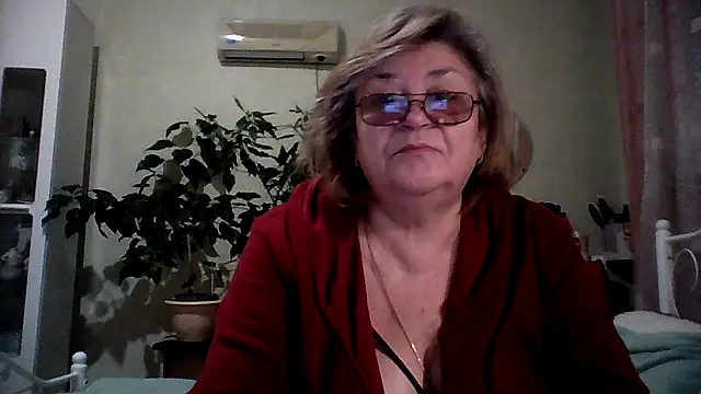 Snapshot of rekelme chatting on 02.15.25 rekelme online show from 02.15.25