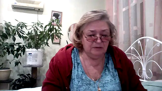 Snapshot of rekelme chatting on 02.15.25 rekelme online show from 02.15.25