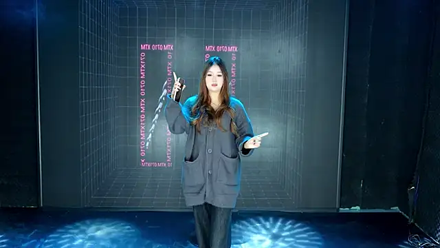 Snapshot of YIMO-002 chatting on 11.28.25 YIMO-002 online show from 11.28.25