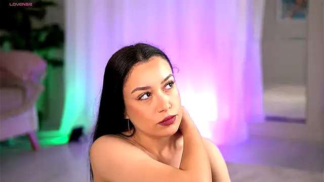 LaraCullen online show from 12.20.25