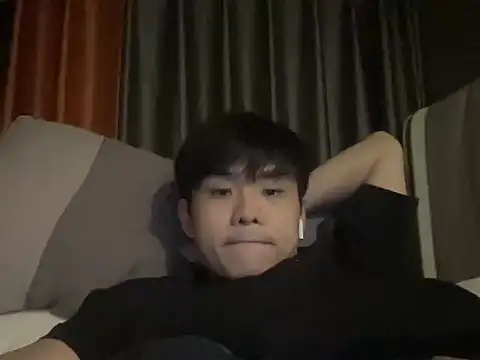 Snapshot of alexzzzzzppp chatting on 12.01.25 alexzzzzzppp online show from 12.01.25