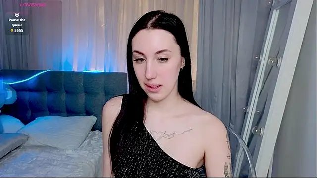 Miss  Linn online show from 02.04.26