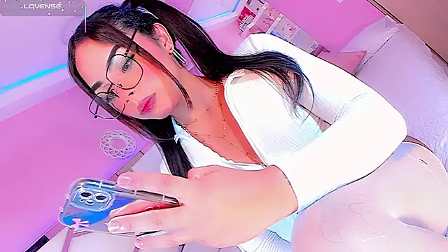 ShantyMiilan online show from 02.18.26