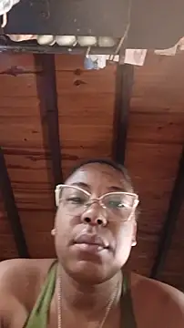 Snapshot of ChanneldelaCroix chatting on 04.07.26 ChanneldelaCroix online show from 04.07.26