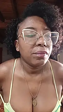 Snapshot of ChanneldelaCroix chatting on 04.10.26 ChanneldelaCroix online show from 04.10.26