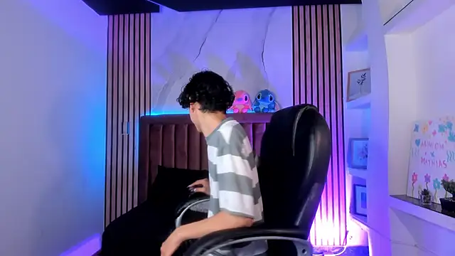 SthepanodiMonaco online show from 04.18.26