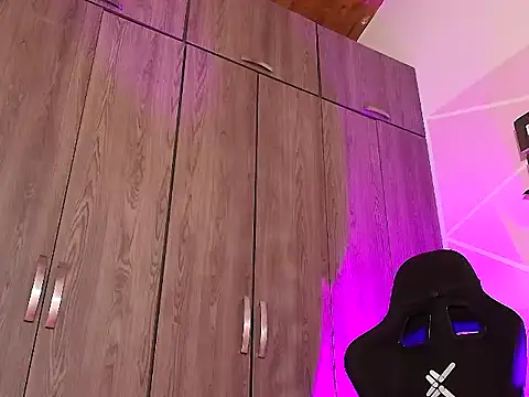 Doll Dollys  online show from 12.14.25