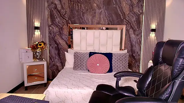 Caroline foster1 online show from 03.19.26