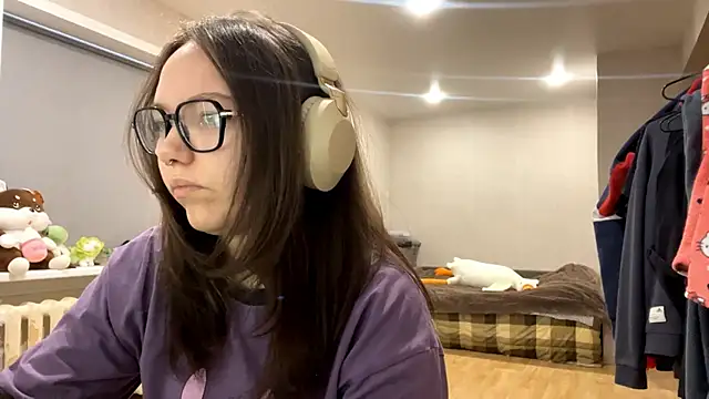 KerriMcbreen online show from 12.17.25