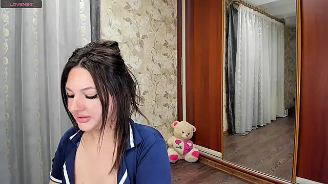 emmaledysss online show from 11.29.25