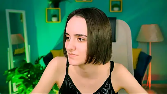 KateWillows online show from 04.06.26