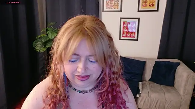 MilfArlet online show from 01.12.26