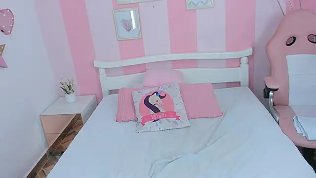 Amaia Monroe online show from 12.05.25