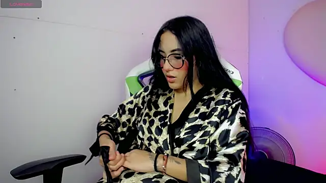 Mishell hot  online show from 11.30.25