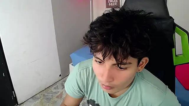 Green XoX online show from 12.02.25