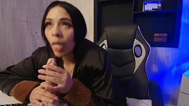 CRISTAL VIOLETA online show from 01.13.26