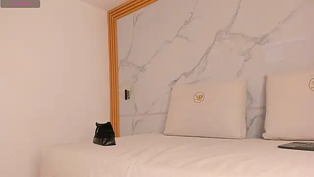 ayla velt online show from 04.15.26