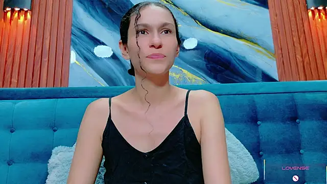 Snapshot of violeta_0426 chatting on 04.15.26 violeta 0426 online show from 04.15.26