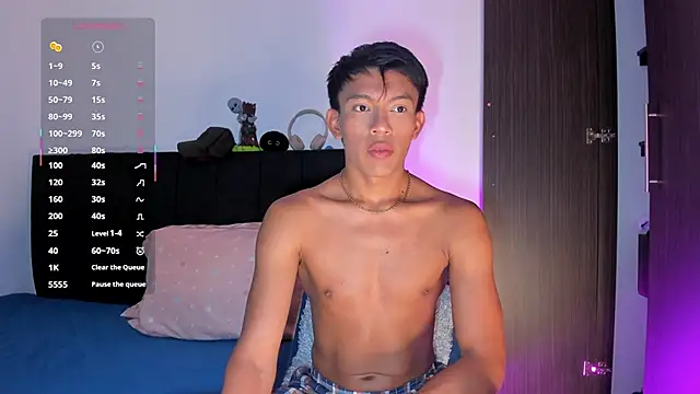 Snapshot of santinaughty chatting on 02.02.26 santinaughty online show from 02.02.26