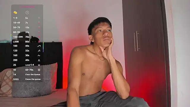 Snapshot of santinaughty chatting on 02.12.26 santinaughty online show from 02.12.26