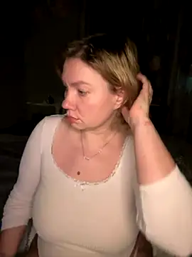 Lola kiss me online show from 12.01.25