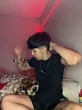 Snapshot of wil_hot chatting on 11.29.25 wil hot online show from 11.29.25