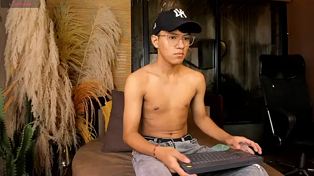 isaac grimm online show from 01.11.26